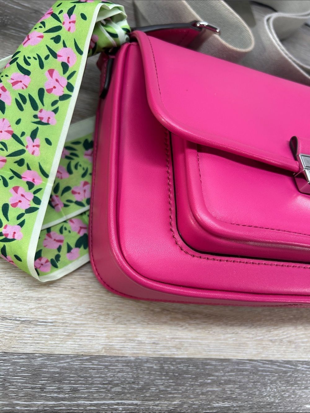 9032 Michael Kors pink crossbody 269129032 - Picture 7 of 12